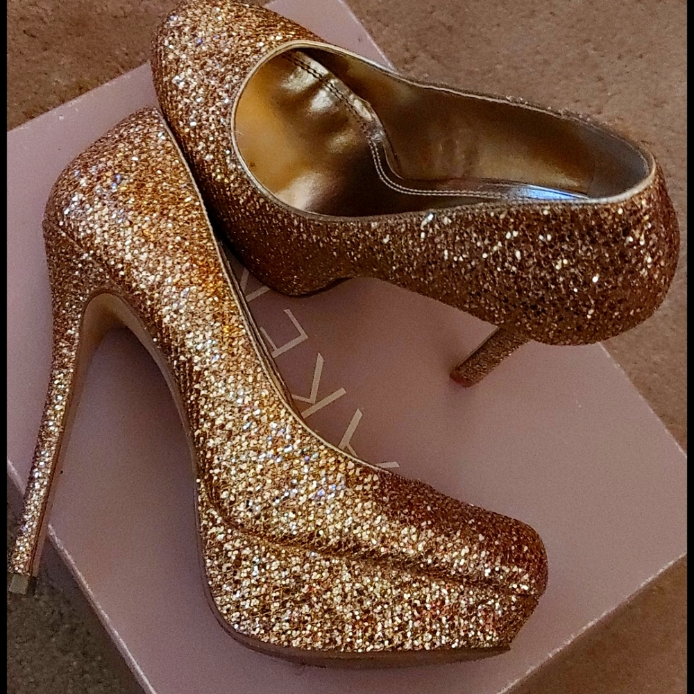 Stilletto pump